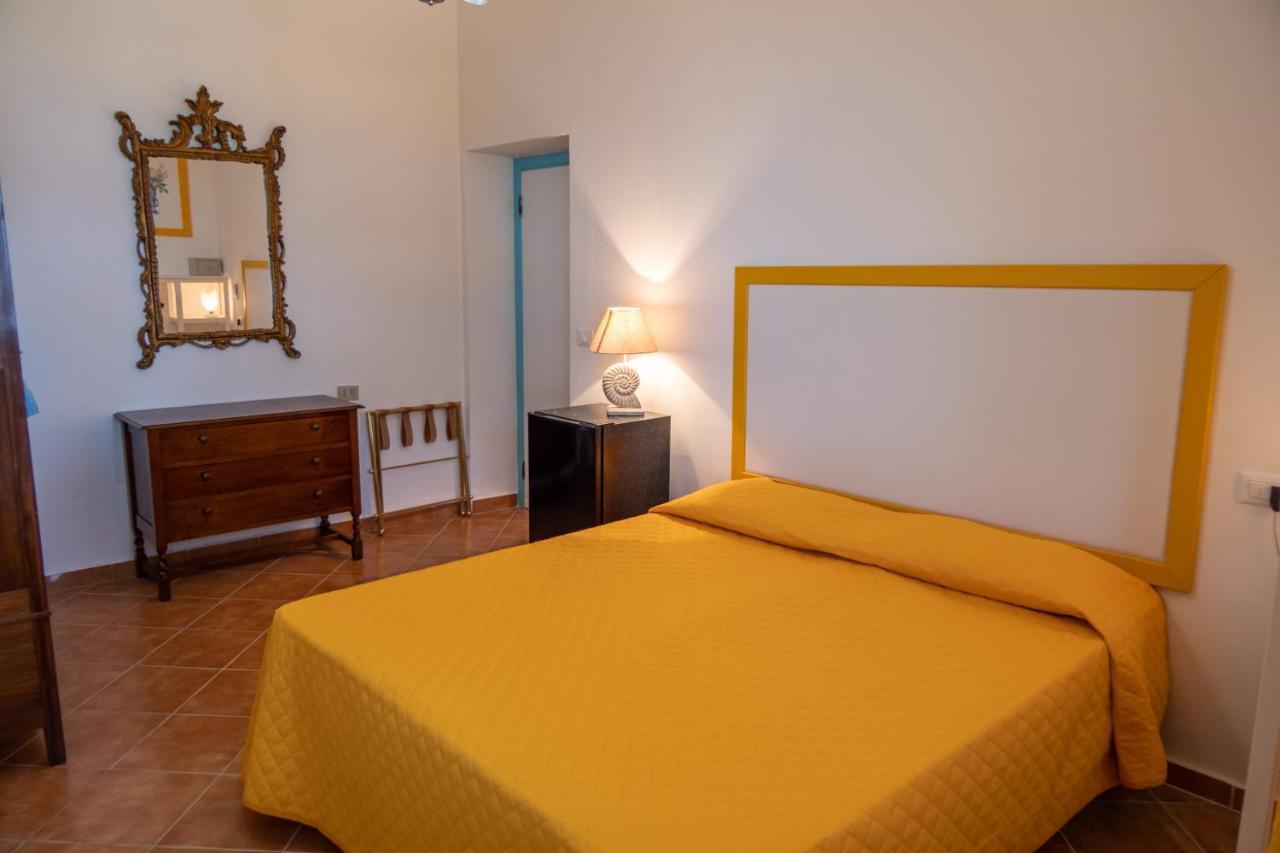 B&B Giglio Di Mare Cala Liberotto Ngoại thất bức ảnh