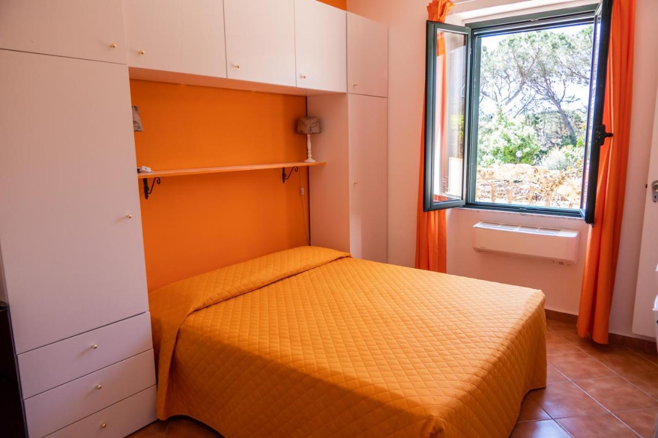 B&B Giglio Di Mare Cala Liberotto Ngoại thất bức ảnh