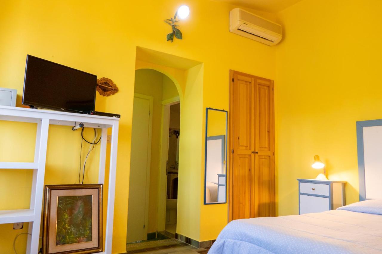 B&B Giglio Di Mare Cala Liberotto Ngoại thất bức ảnh